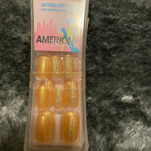 COPY - NWT🌸 Fake nails with designs $11 each 🦓 - Picture 8 of 9